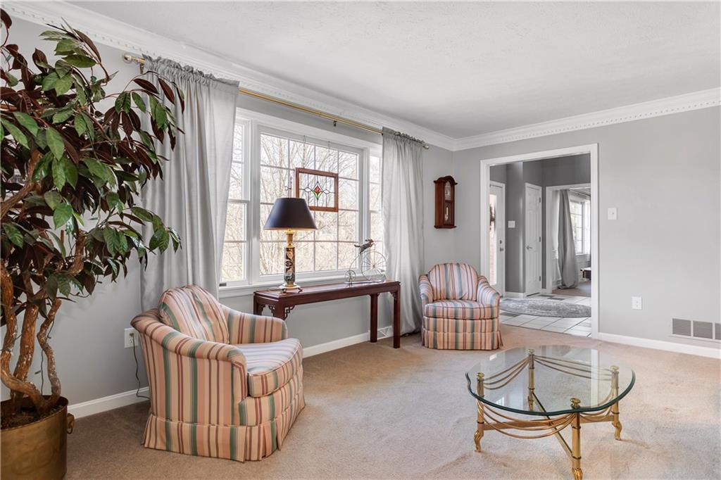 155 Vanderbilt Drive Pittsburgh, PA 15243 - Photo 3 of 25