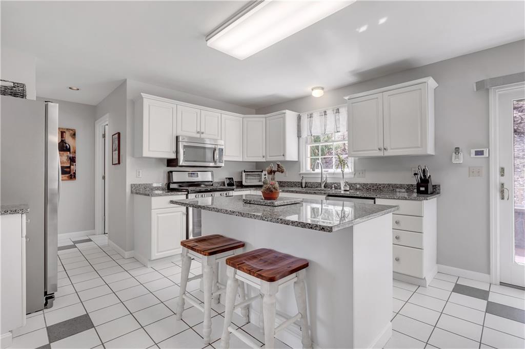 155 Vanderbilt Drive Pittsburgh, PA 15243 - Photo 5 of 25