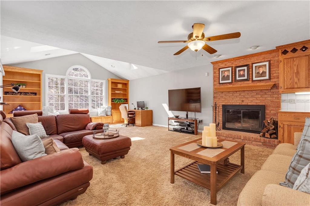 155 Vanderbilt Drive Pittsburgh, PA 15243 - Photo 9 of 25