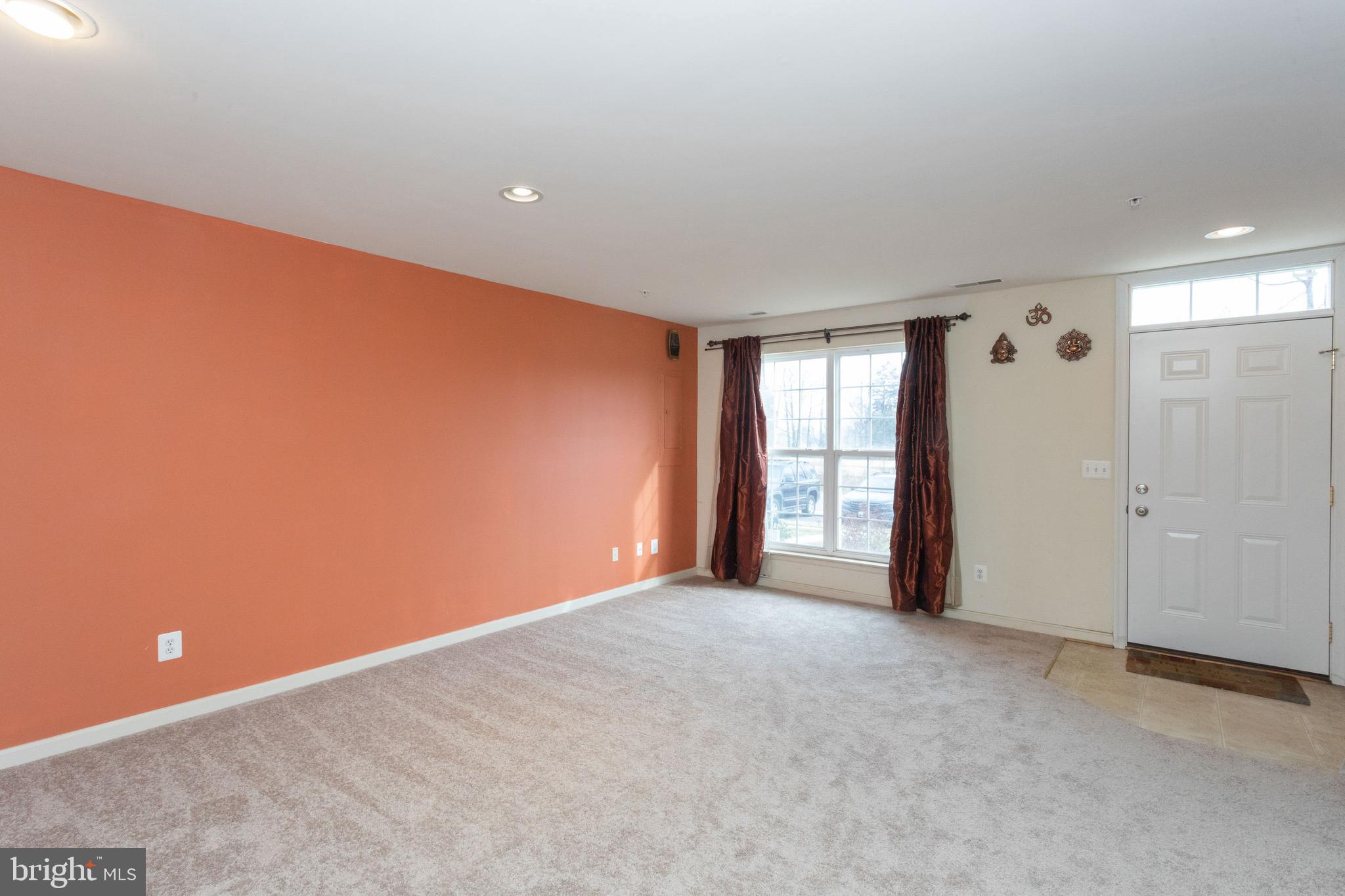 674 Luthardt Road Baltimore, MD 21220 - Photo 2 of 28 Large living room with great light