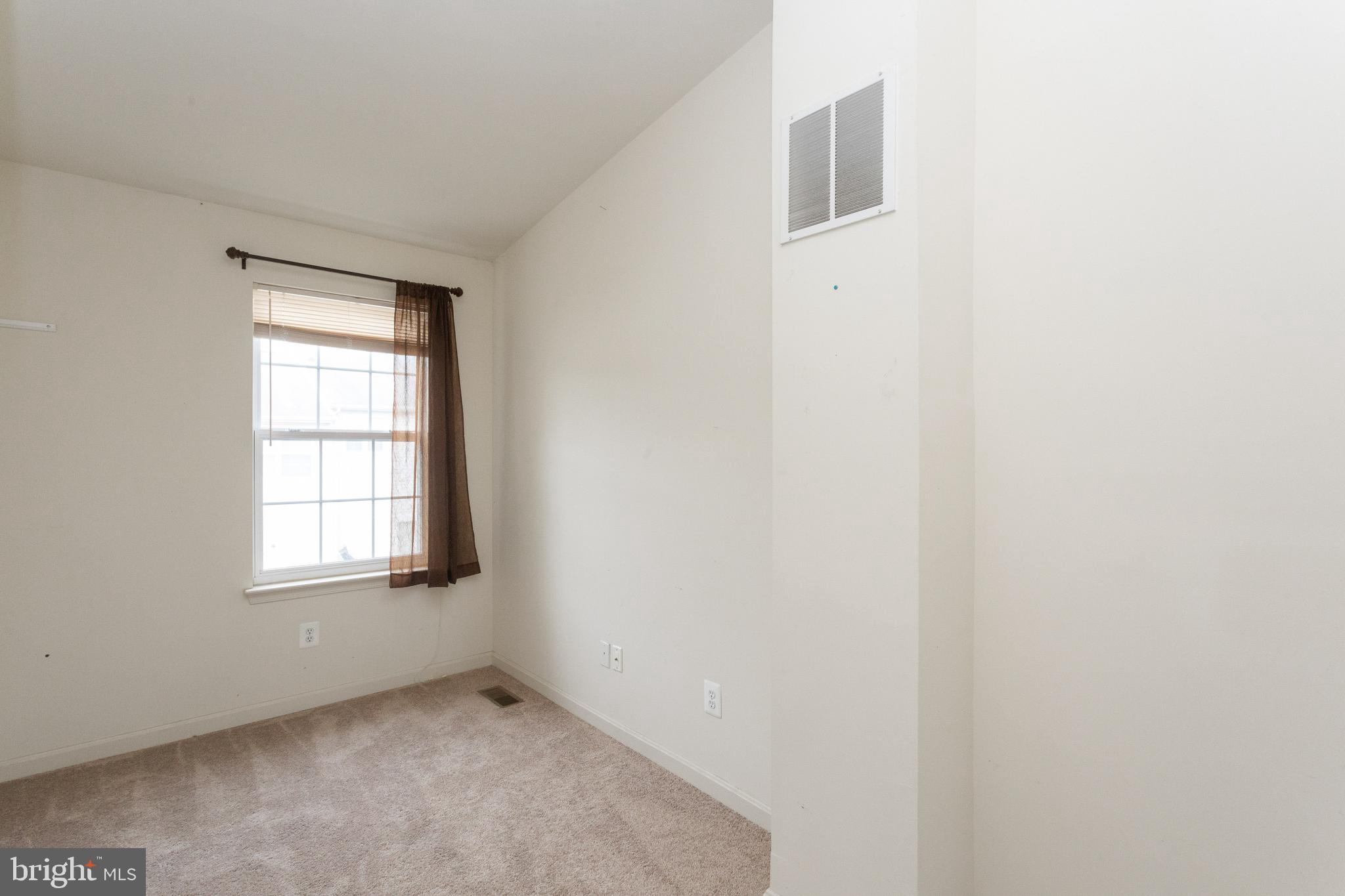 674 Luthardt Road Baltimore, MD 21220 - Photo 16 of 28 Sitting room off of master