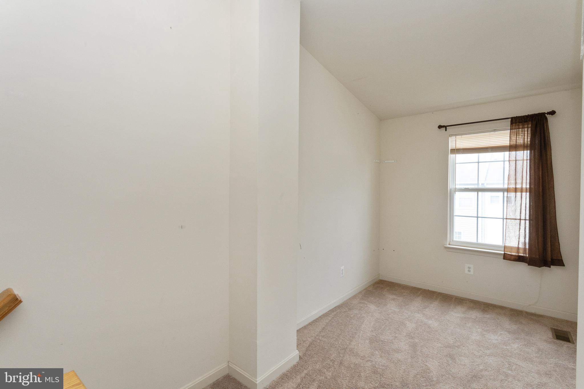 674 Luthardt Road Baltimore, MD 21220 - Photo 17 of 28 Sitting room off of master