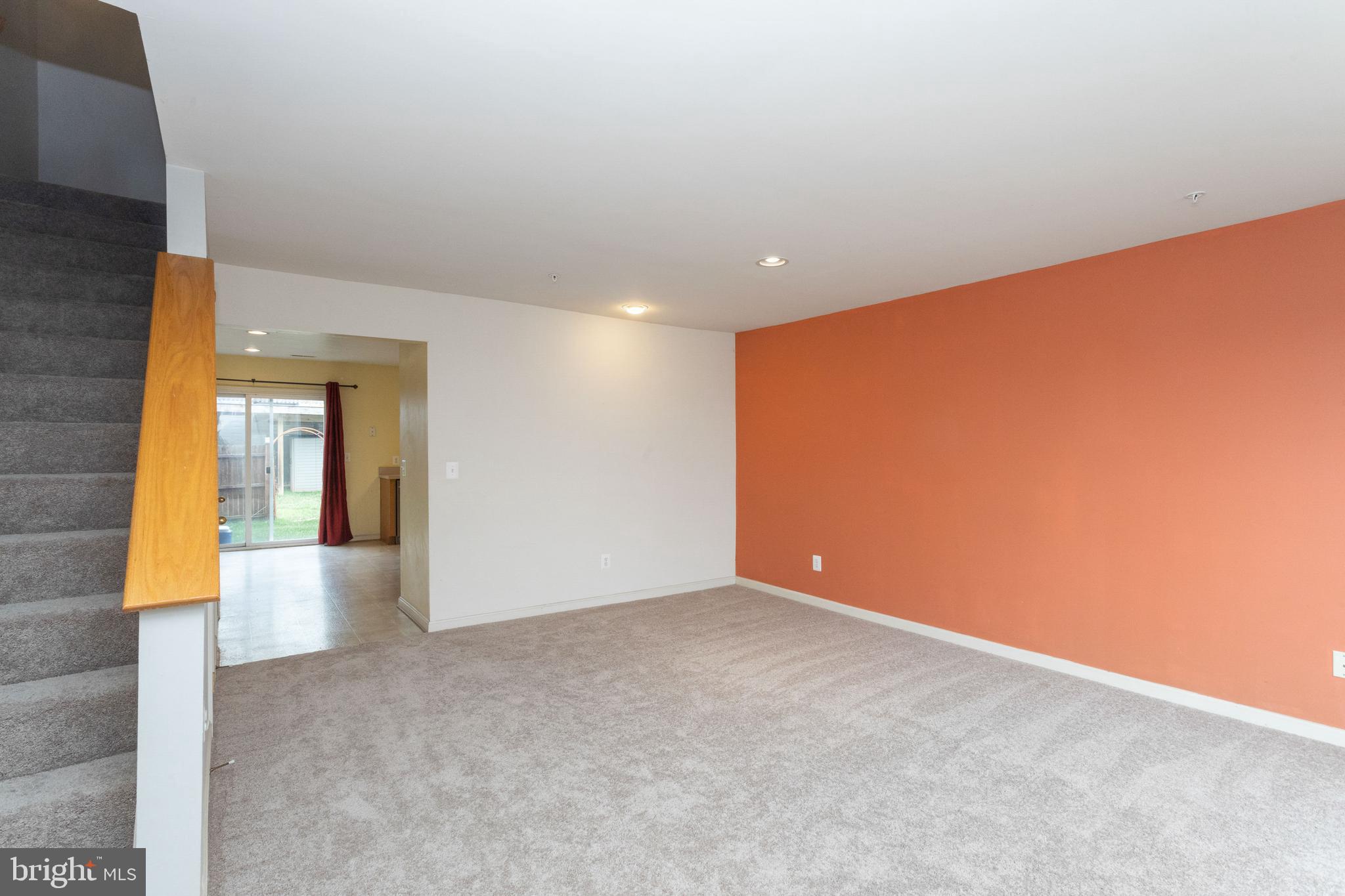 674 Luthardt Road Baltimore, MD 21220 - Photo 7 of 28 Living room