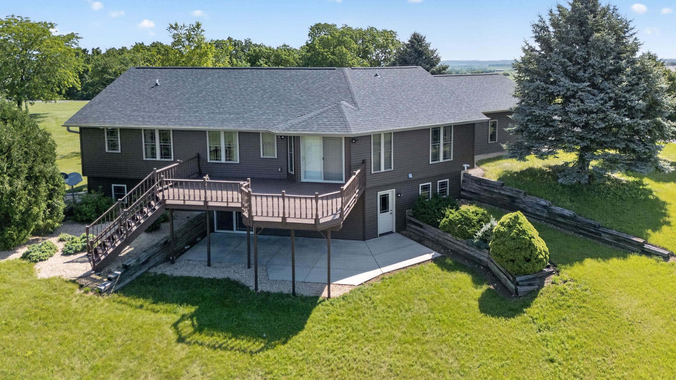 N7795 Panorama Road Belleville, WI 53508 - Photo 4 of 66
