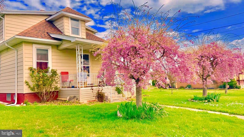 2801 Middletown Road Bethlehem, PA 18020 - Photo 2 of 17