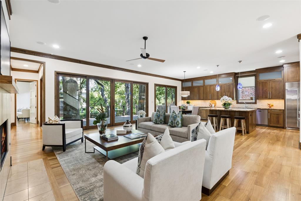 6757 Lakefair Circle Dallas, TX 75214 - Photo 8 of 40 a living room with furniture and a large window