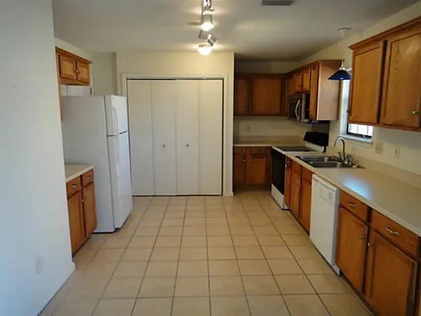 $2,095 | 1801 Meadowcrest Drive, Garland, TX 75042