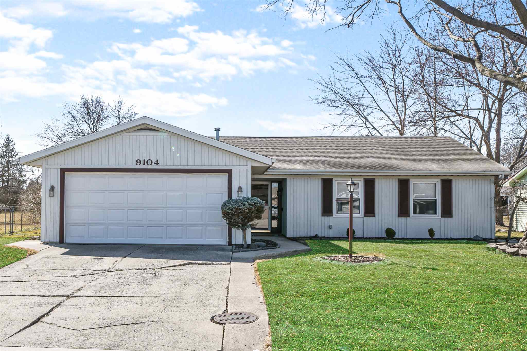 9104 Mariners Ridge Drive Fort Wayne, IN 46819 - Photo 1 of 29
