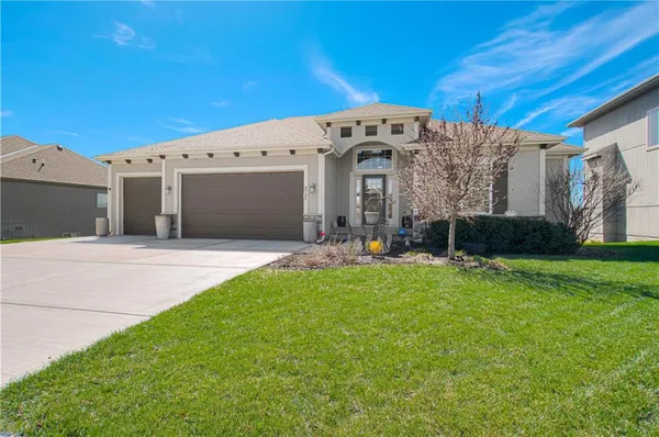 $665,000 | 2729 West Elm Street, Olathe, KS 66061