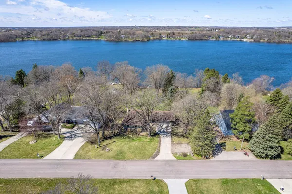 $619,000 | 1721 Minnehuta Drive, Fergus Falls, MN 56537