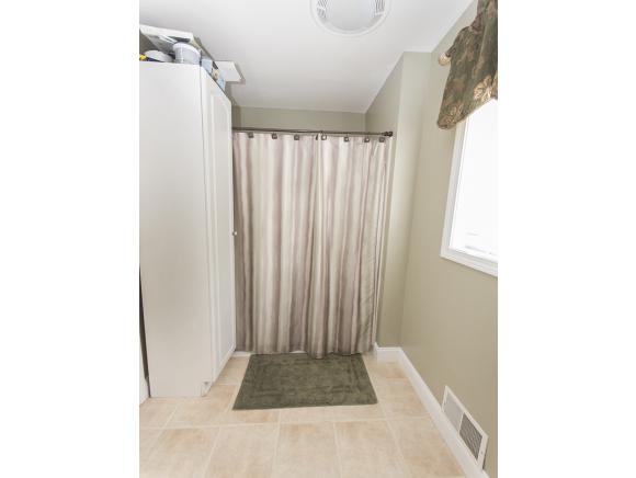 87 Royal Range Road Sandown, NH 03873 - Photo 14 of 34