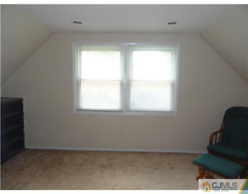 21 Abbott Road Somerset, NJ 08873 - Photo 11 of 17