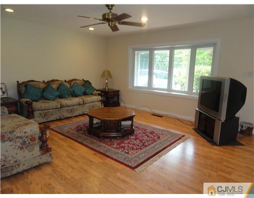 21 Abbott Road Somerset, NJ 08873 - Photo 6 of 17