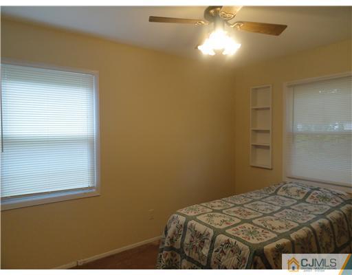 21 Abbott Road Somerset, NJ 08873 - Photo 8 of 17