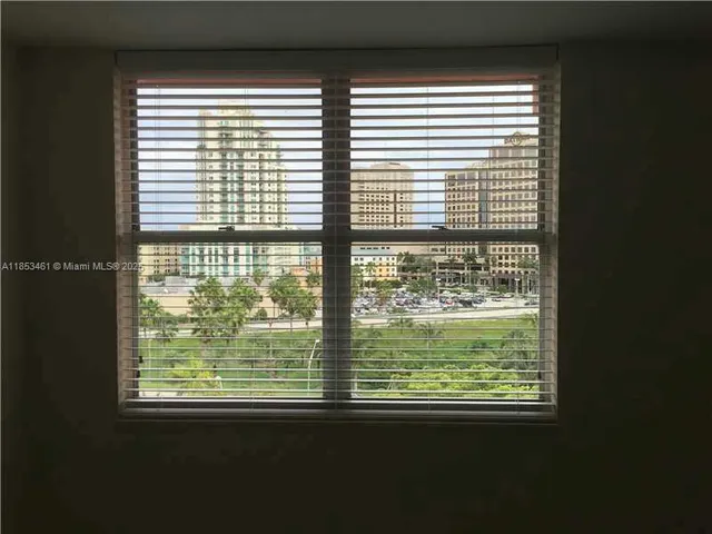 $1,975 | 9143 Southwest 77th Avenue, Unit B807, Miami, FL 33156