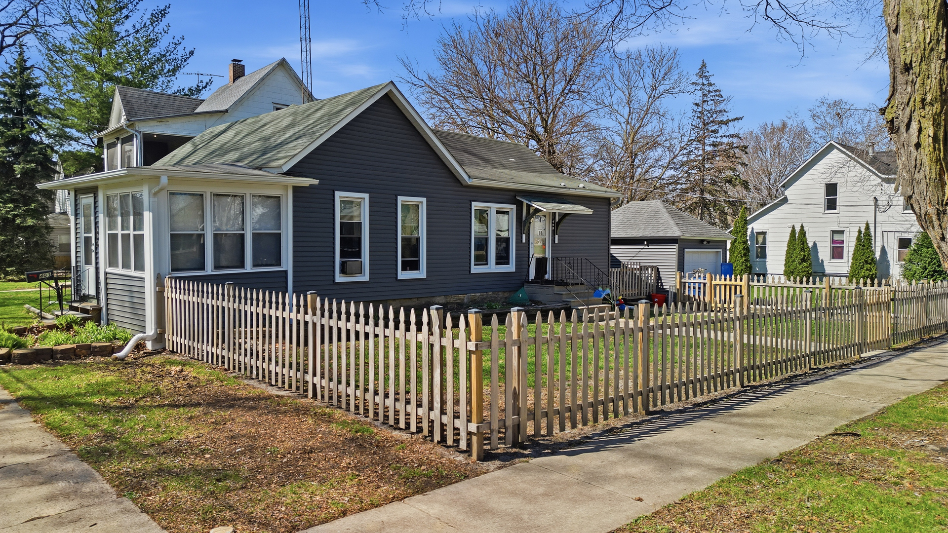 403 South 8th Street DeKalb, IL 60115 - Photo 4 of 13