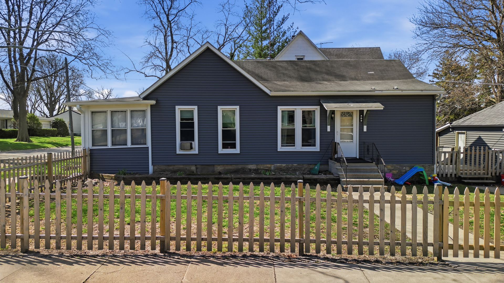 403 South 8th Street DeKalb, IL 60115 - Photo 5 of 13