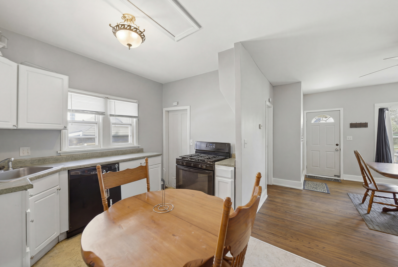 403 South 8th Street DeKalb, IL 60115 - Photo 9 of 13