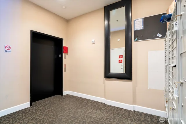 $350,000 | 621 5th Avenue North, Unit 103, Seattle, WA 98109