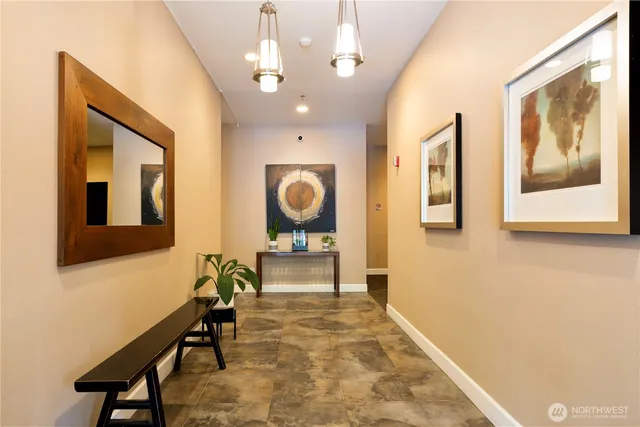 $350,000 | 621 5th Avenue North, Unit 103, Seattle, WA 98109