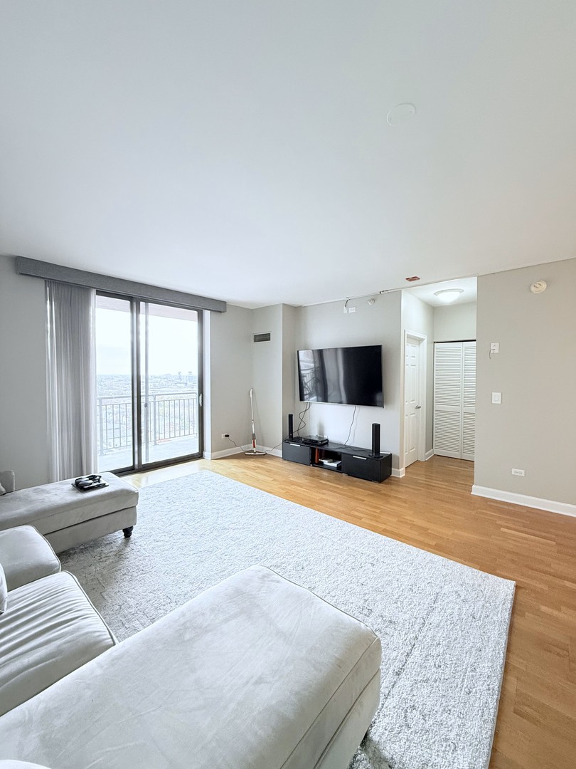 1101 South State Street, Unit 1505 Chicago, IL 60605 - Photo 6 of 20