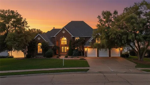 $899,000 | 1227 Pembrooke Drive, Warrensburg, MO 64093