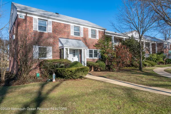 $2,700 | 19 Manor Drive, Red Bank, NJ 07701