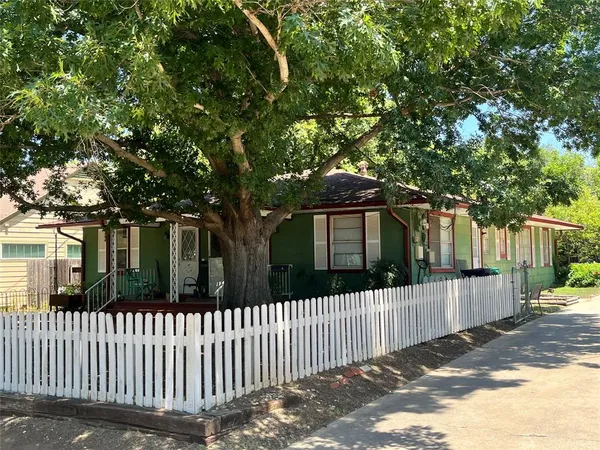 $1,550 | 416 Marietta Street, Denton, TX 76201