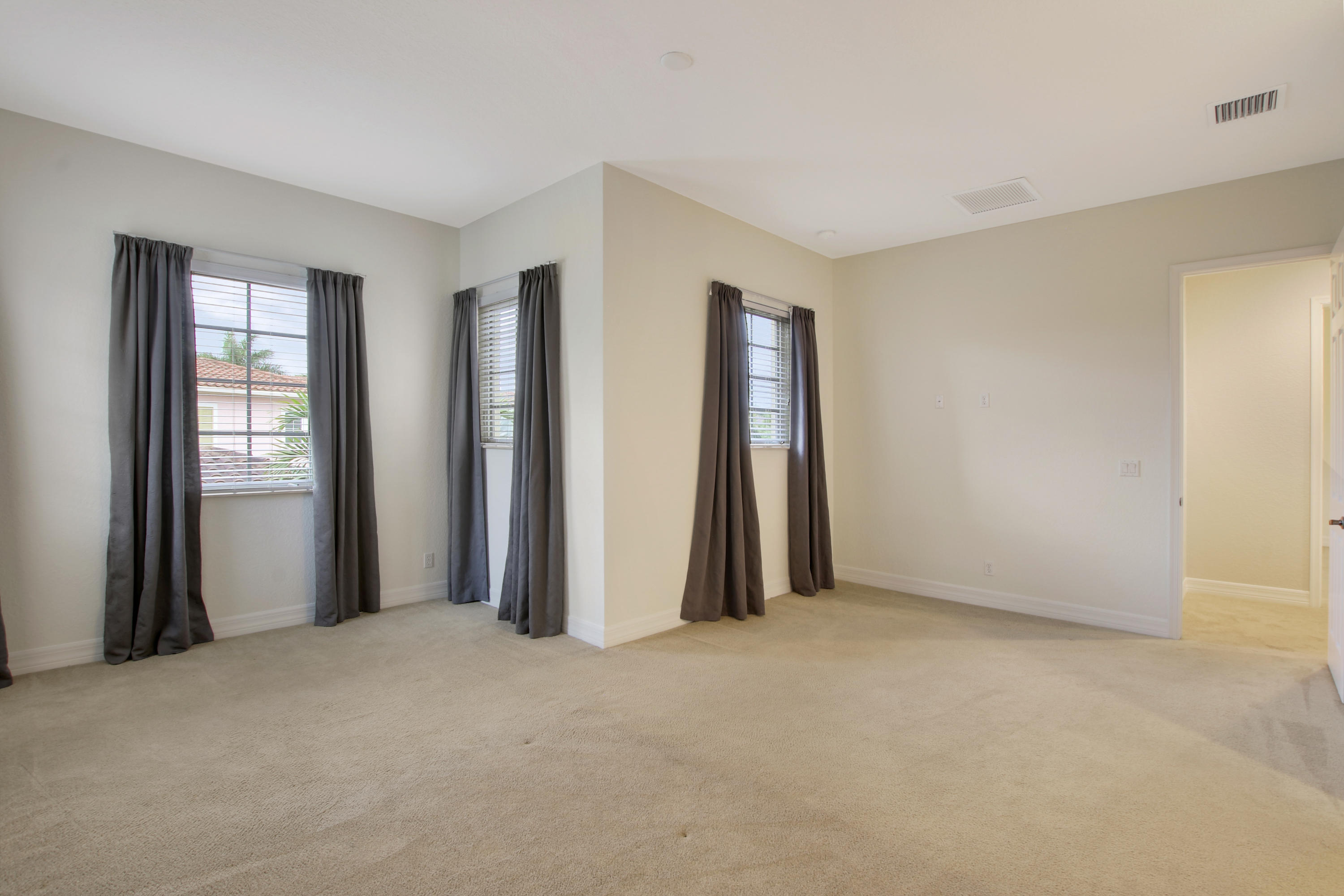 148 Glencullen Circle Jupiter, FL 33458 - Photo 17 of 20 Spacious Master on 2nd Floor