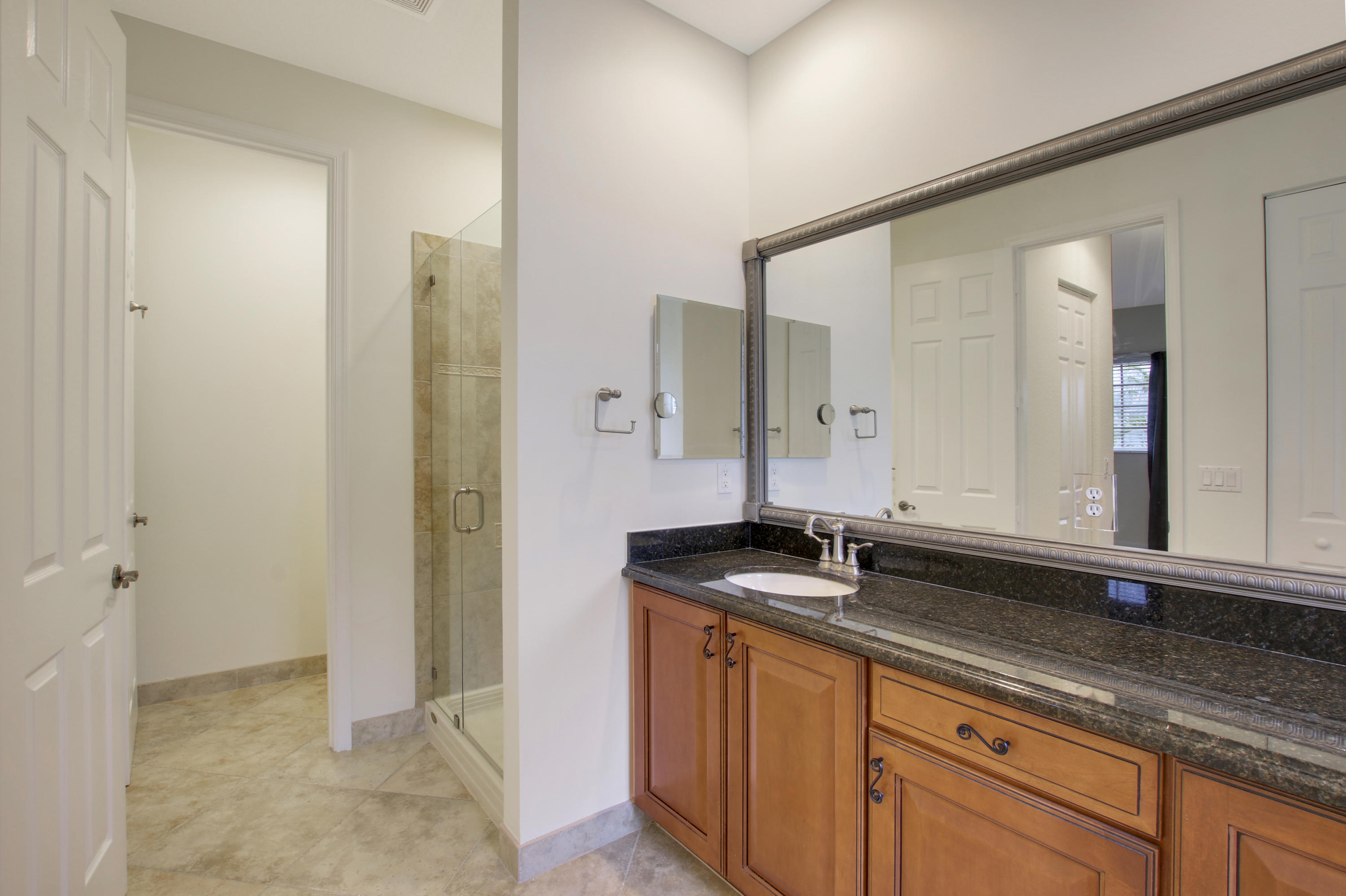 148 Glencullen Circle Jupiter, FL 33458 - Photo 18 of 20 Seamless Shower