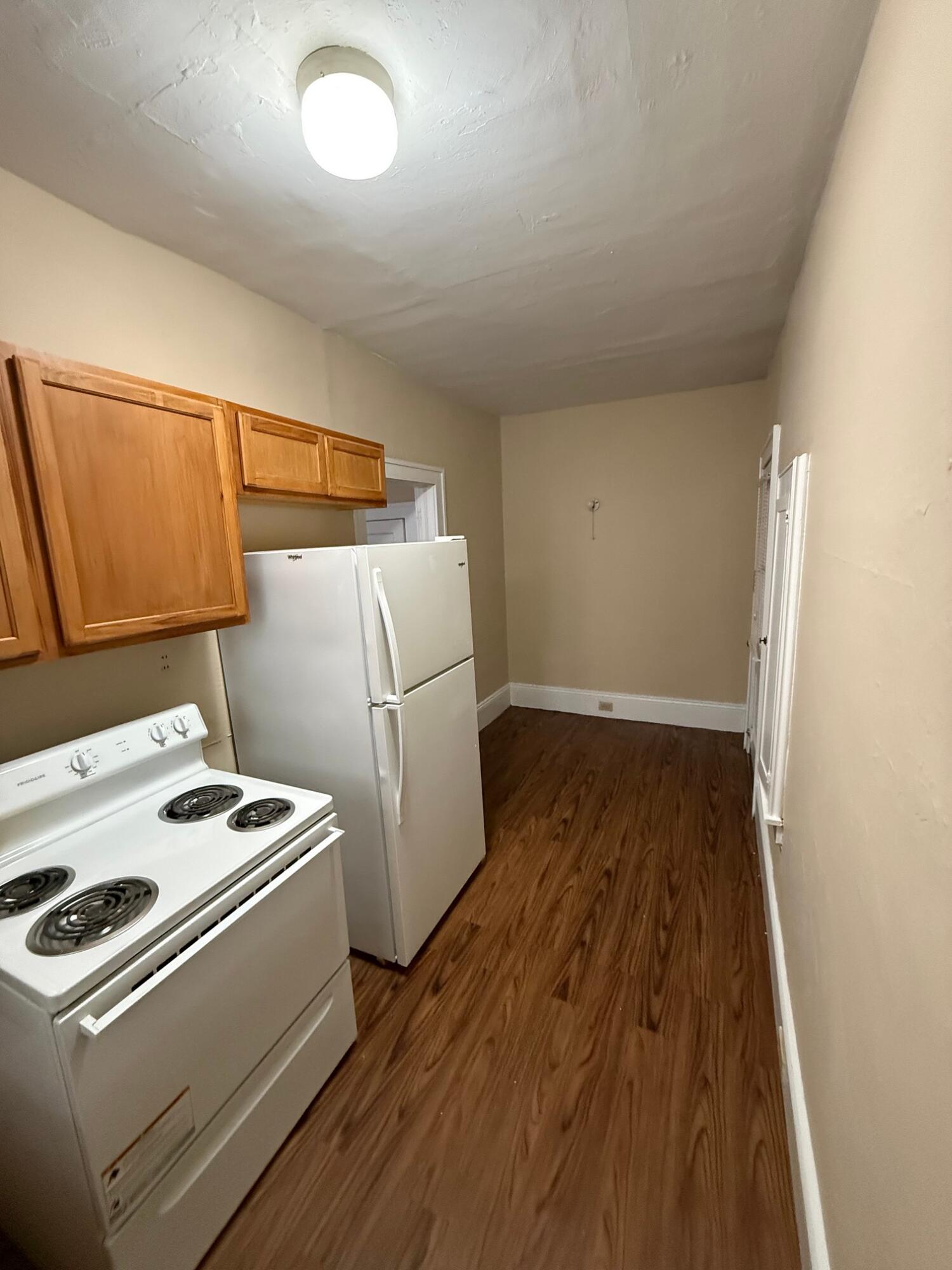 2037 Laburnum Avenue Southwest, Unit 2 Roanoke, VA 24015 - Photo 15 of 20 11 Kit