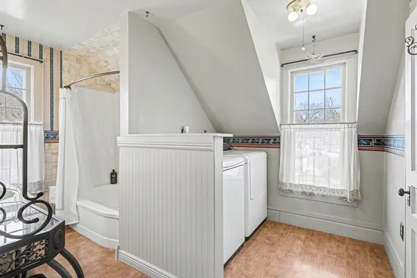 $295,000 | 706 Bloomfield Boulevard, Jackson, MI 49203