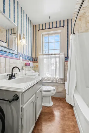 $295,000 | 706 Bloomfield Boulevard, Jackson, MI 49203