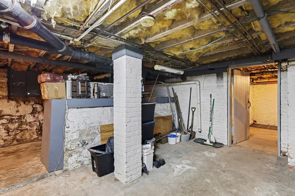 $295,000 | 706 Bloomfield Boulevard, Jackson, MI 49203