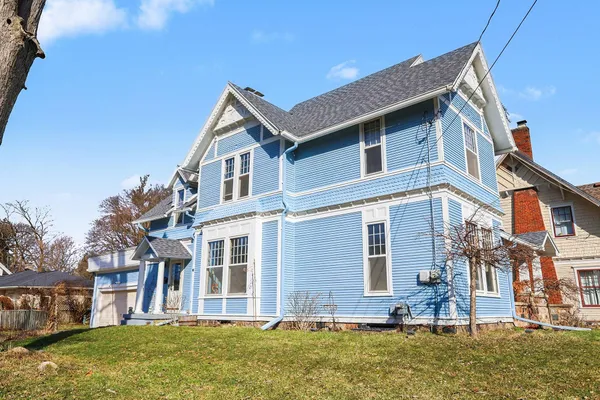 $295,000 | 706 Bloomfield Boulevard, Jackson, MI 49203