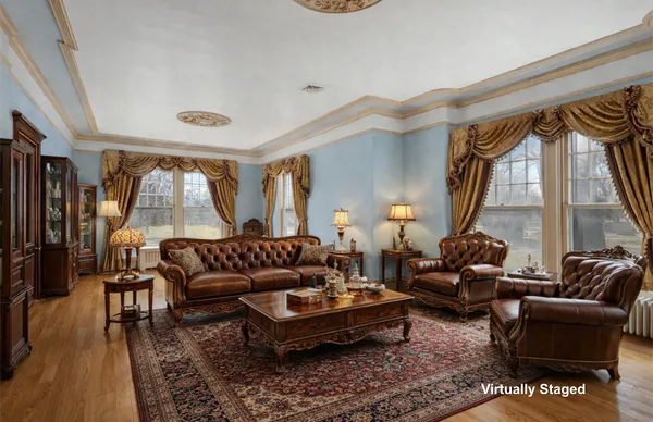 $295,000 | 706 Bloomfield Boulevard, Jackson, MI 49203