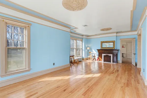 $295,000 | 706 Bloomfield Boulevard, Jackson, MI 49203