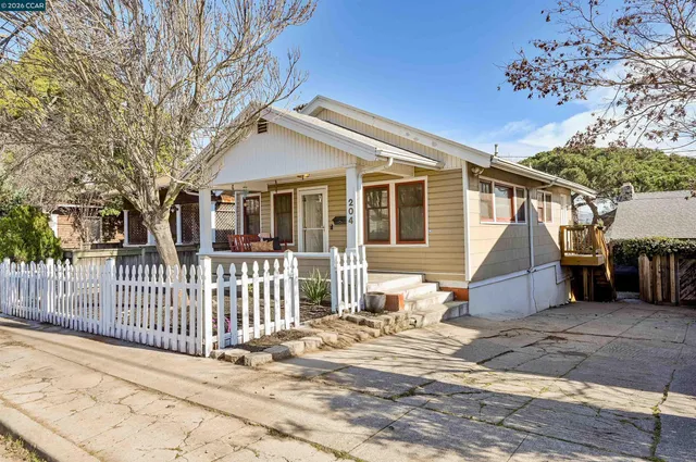 $359,999 | 204 Alameda Street, Vallejo, CA 94590