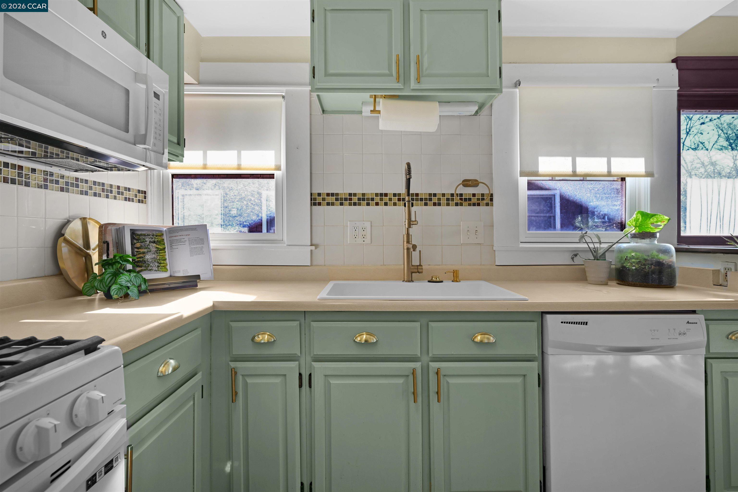 204 Alameda Street Vallejo, CA 94590 - Photo 11 of 27