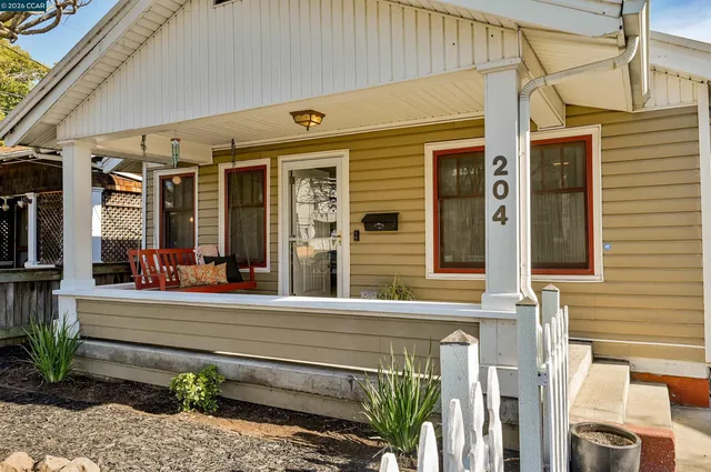 $359,999 | 204 Alameda Street, Vallejo, CA 94590