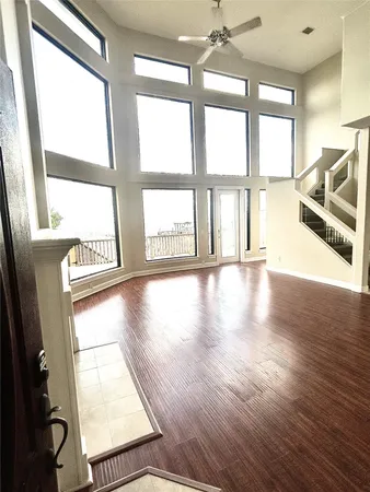 $3,900 | 807 Kipp Avenue, Unit A, Kemah, TX 77565