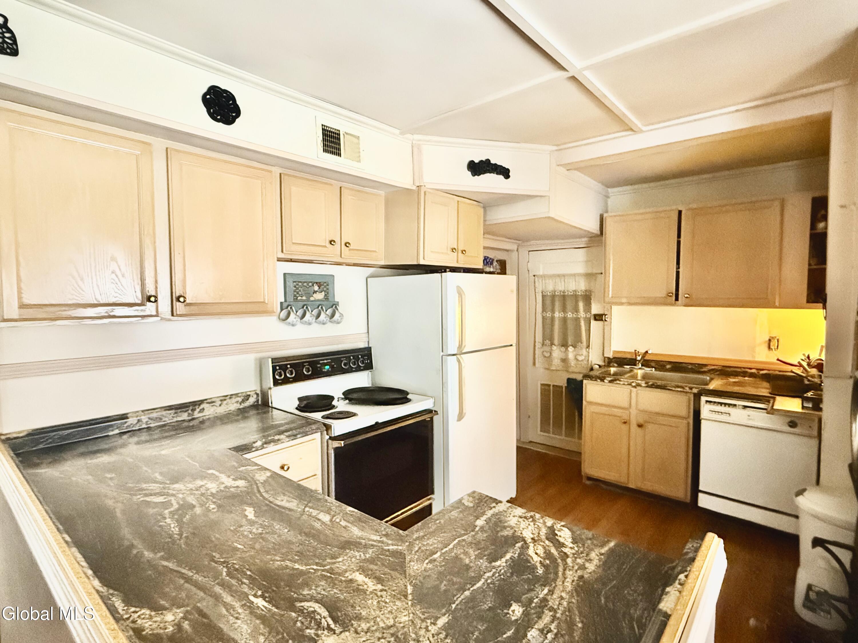 268 Glasshouse Creek Road Day, NY 12835 - Photo 15 of 33 Kitchen close