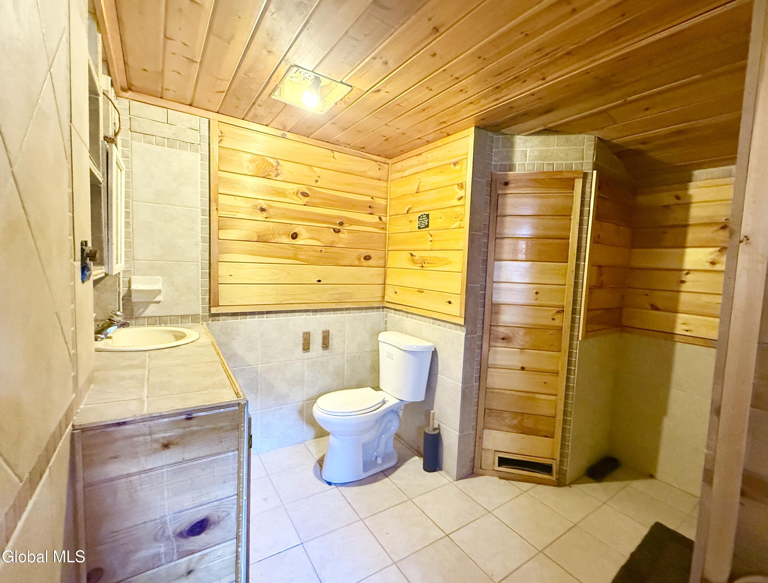 268 Glasshouse Creek Road Day, NY 12835 - Photo 18 of 33 Bathroom full