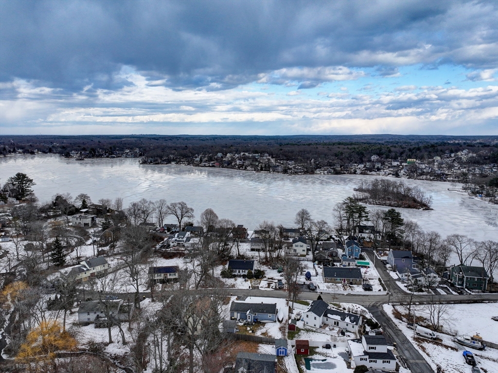 24 Lake View Road Weymouth, MA 02189 - Photo 11 of 39 Gallery Image 11