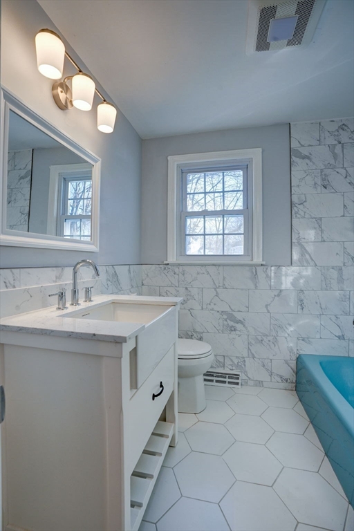 24 Lake View Road Weymouth, MA 02189 - Photo 28 of 39 Gallery Image 28