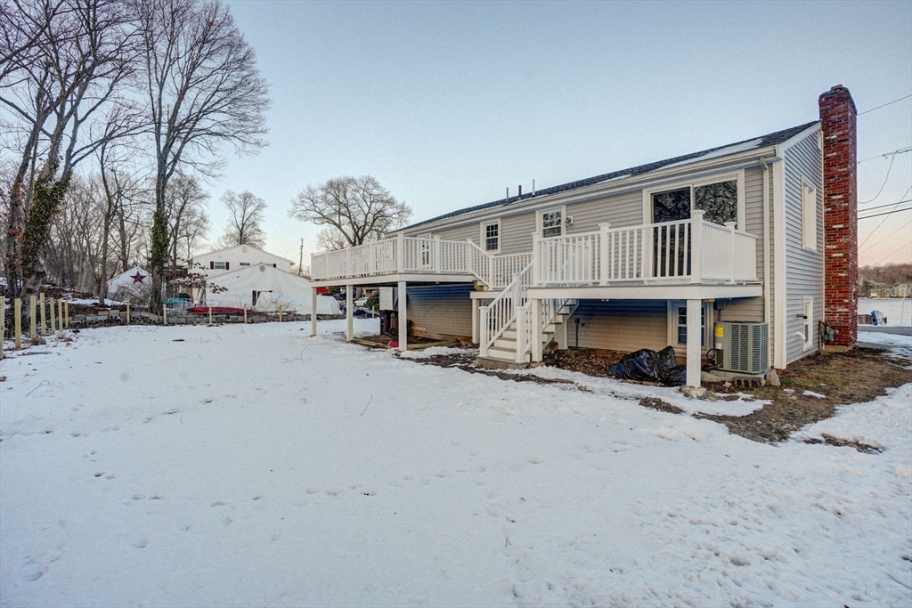 24 Lake View Road Weymouth, MA 02189 - Photo 3 of 39 Gallery Image 3