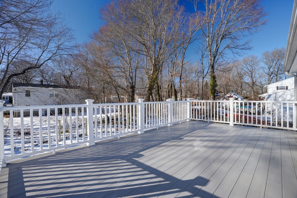 24 Lake View Road Weymouth, MA 02189 - Photo 7 of 39 Gallery Image 7