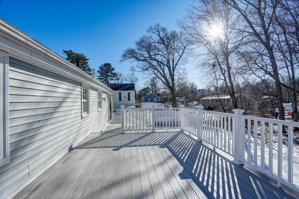 24 Lake View Road Weymouth, MA 02189 - Photo 8 of 39 Gallery Image 8