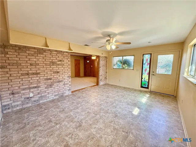 $2,050 | 1050 Elizabeth Avenue, New Braunfels, TX 78130