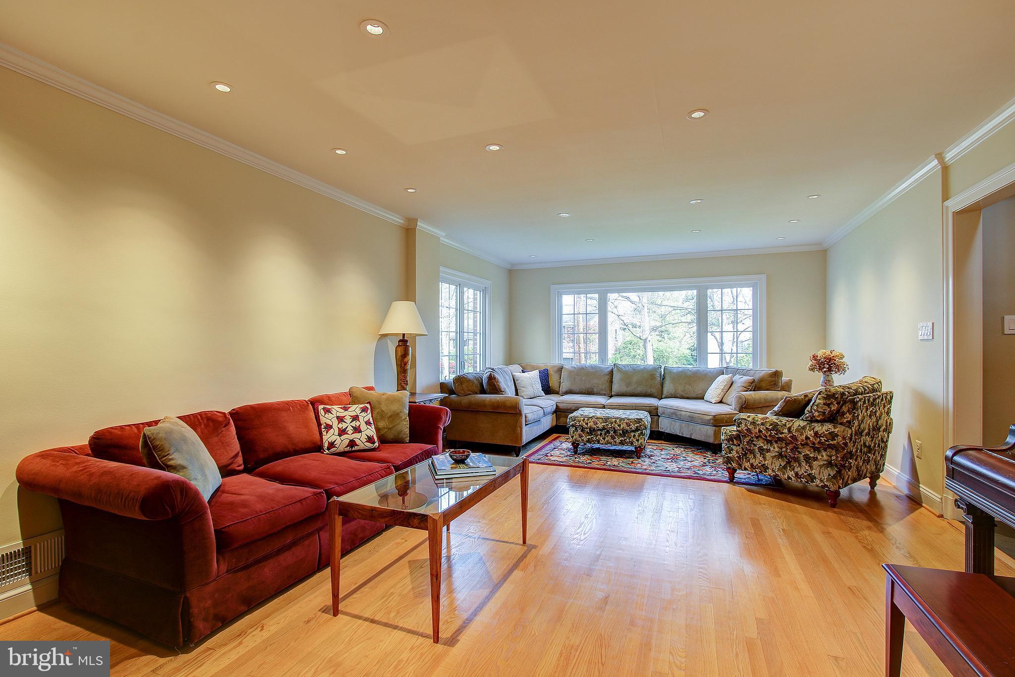 1441 Crestridge Drive Silver Spring, MD 20910 - Photo 20 of 50 Naturally lit living room